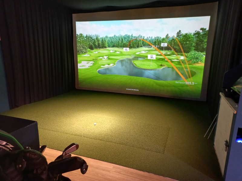 Où trouver un club de golf pour faire un parcours de golf entre amis sur Alès à côté d'Uzès