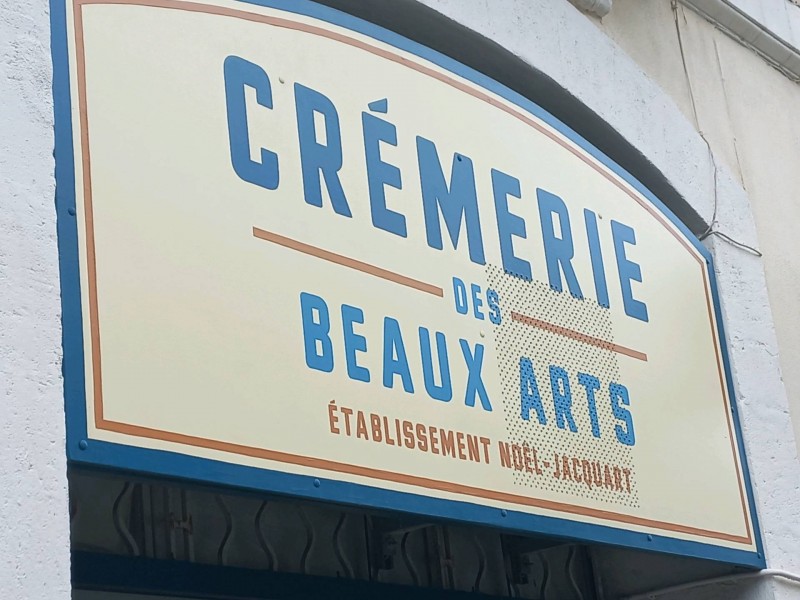 Où trouver des produits fermiers artisanaux professionnels et particuliers type beurre au fromage et épicerie fine à Montpellier proche du quartier des Beaux-Arts dans l'Hérault 34