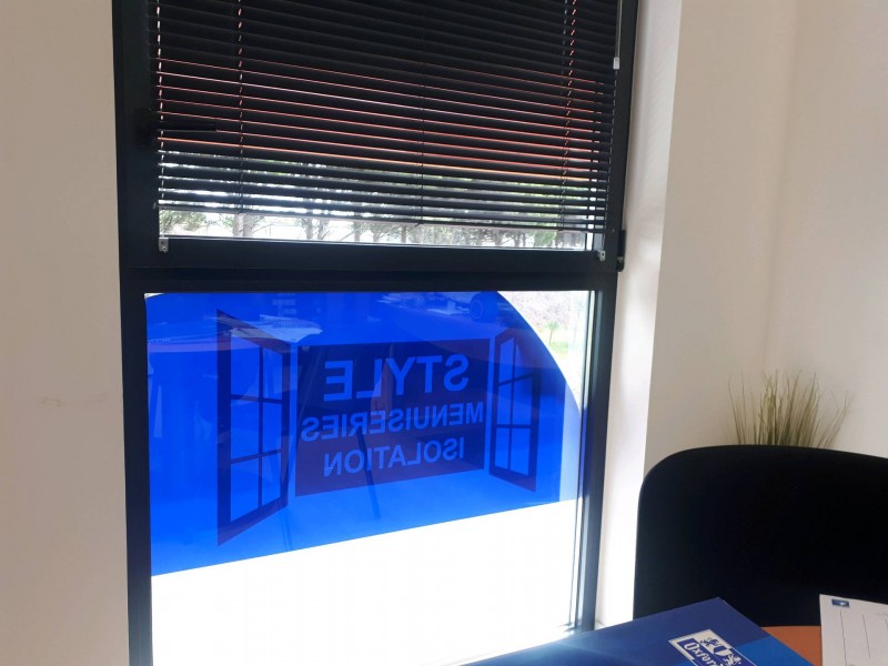 Où trouver une entreprise à Mudaison proche de Montpellier dans l'Hérault pour rénover une porte d'entrée moderne