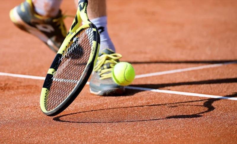 Changement d'un court de tennis en gazon synthétique à Aix en Provence 