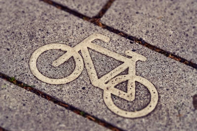 Pourquoi ceux qui vont au travail en transports en commun ont besoin de vélo ?